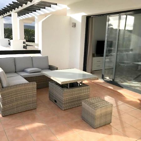 Seaside Serenity: 2-Bedroom Apartment with Pool and Garden San Luis de Sabinillas Exterior photo